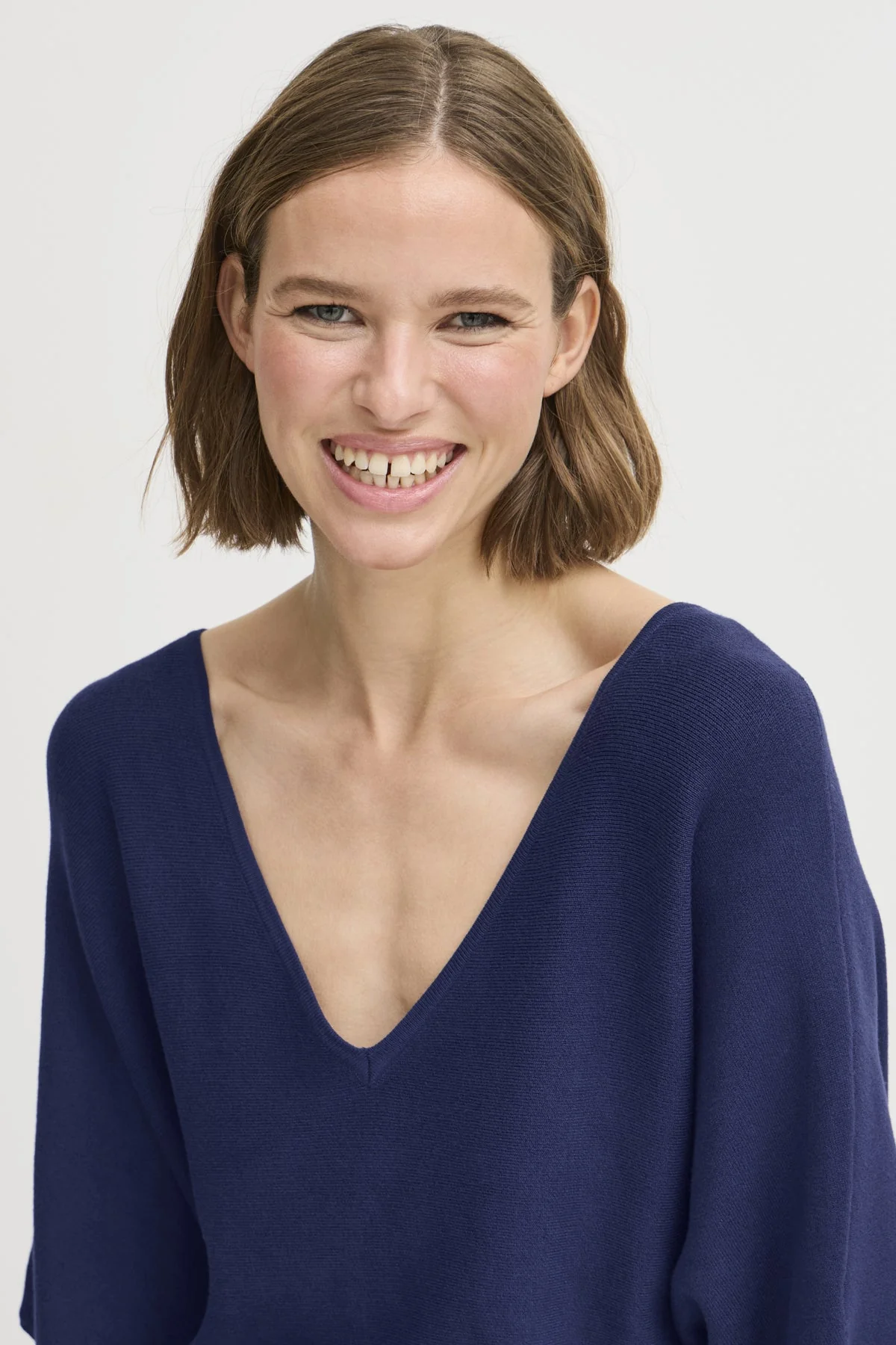 b.young BYMMORLA V-Neck Short Sleeve Top - Image 7
