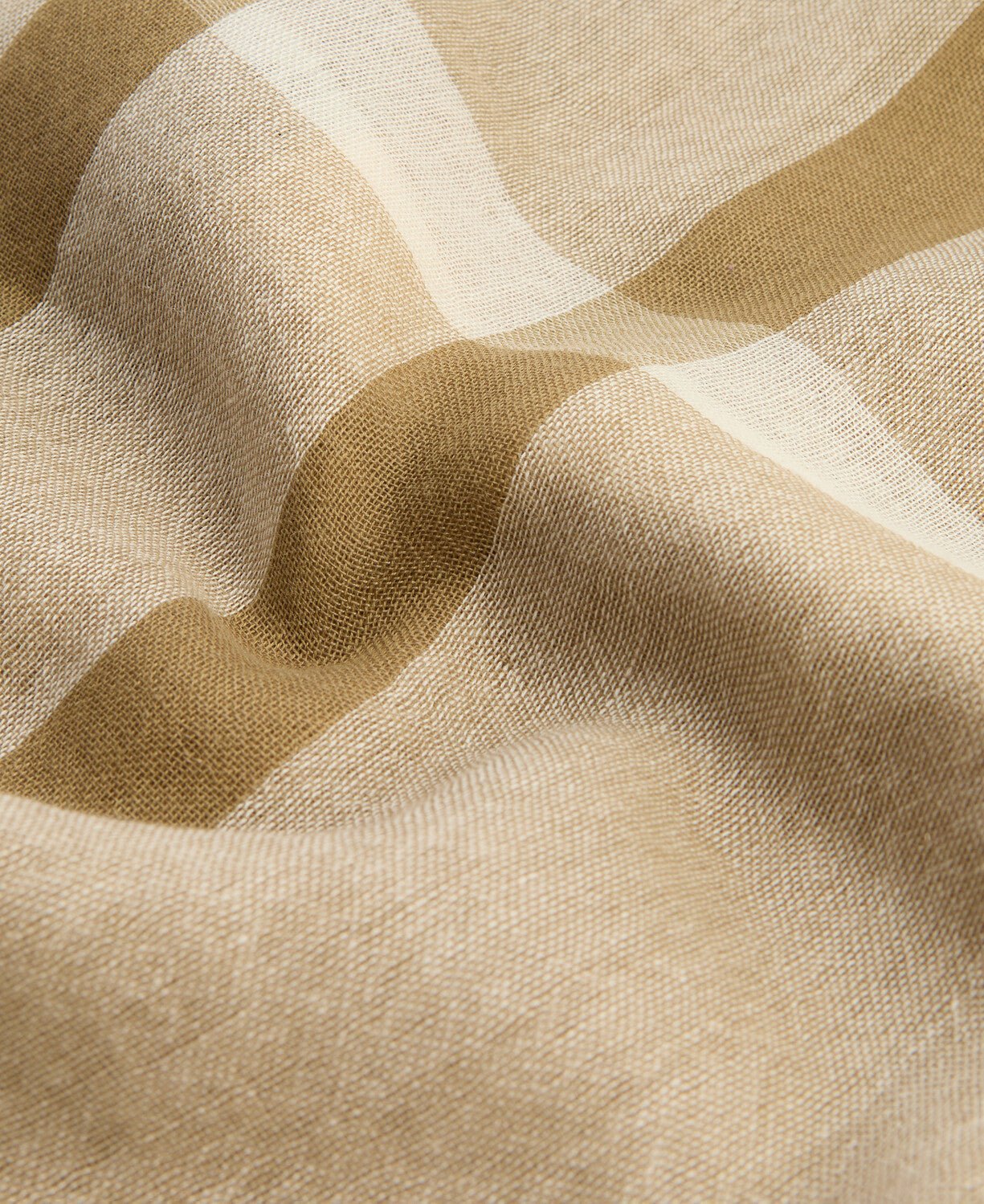 Barbour Maisy Tartan Scarf - Image 4