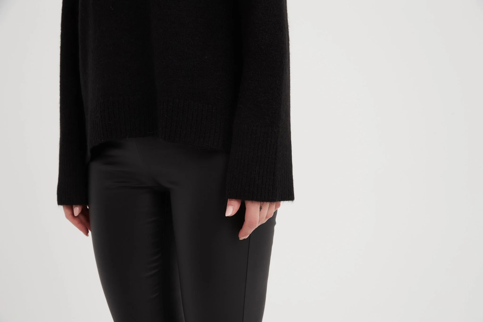 Tirelli Basic Knit Sweater New - Image 4