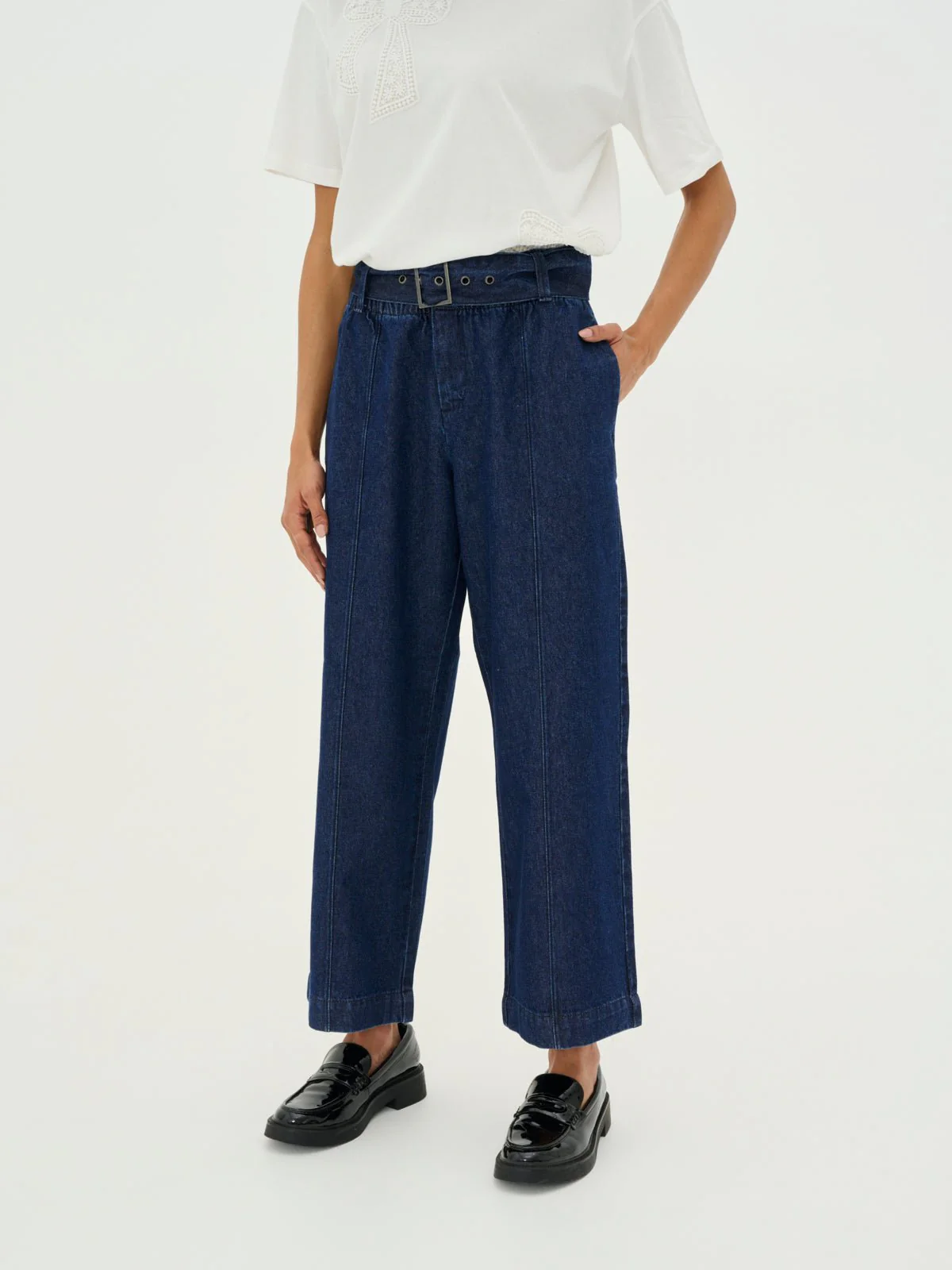 Culture CUbink Roselle Cropped Pants - Image 3