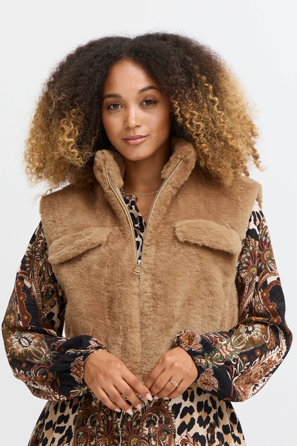 Sorbet Sbbine Faux Fur Waistcoat - Image 6