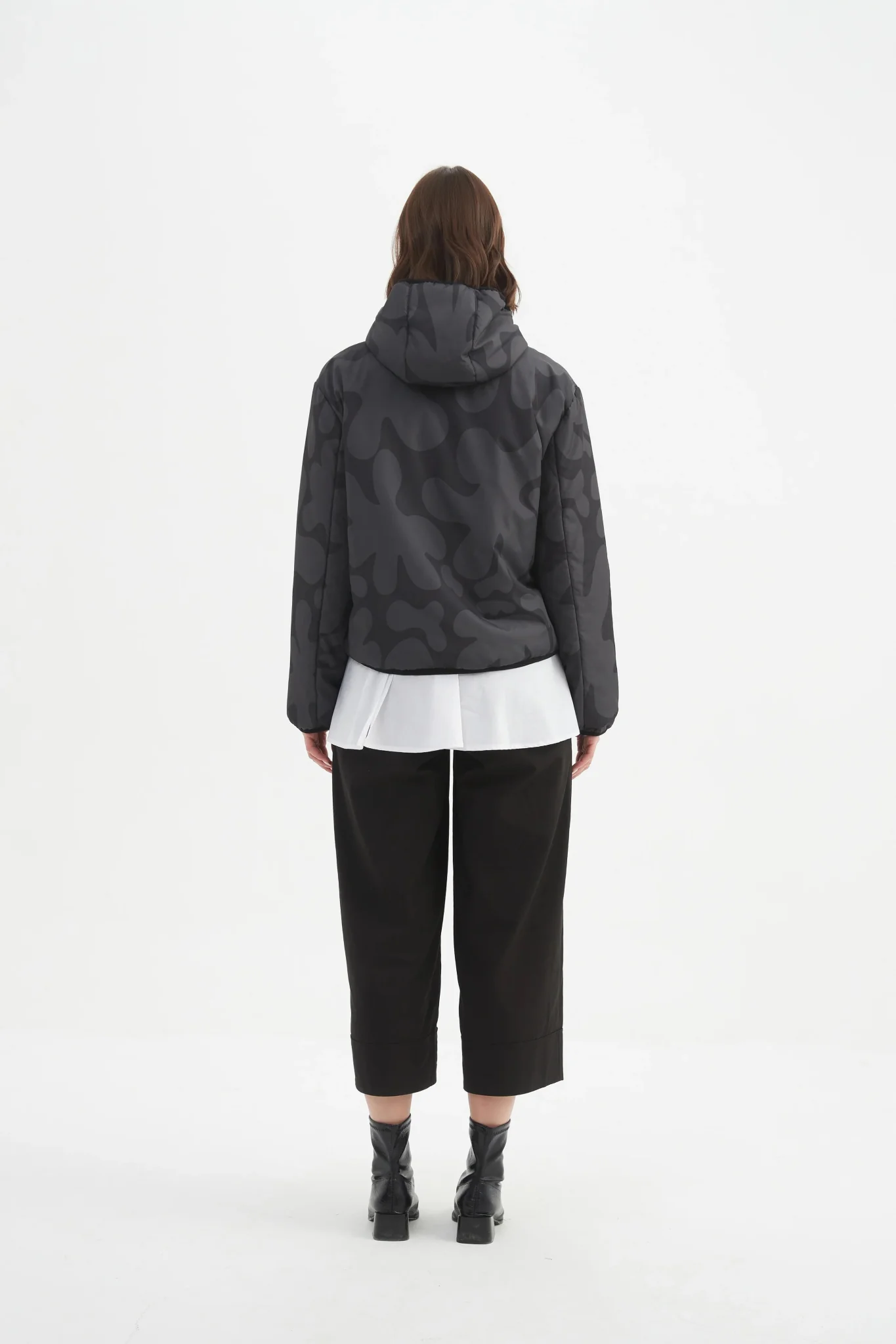 Tirelli Reversible Print Puffer Jacket Charcoal - Image 5