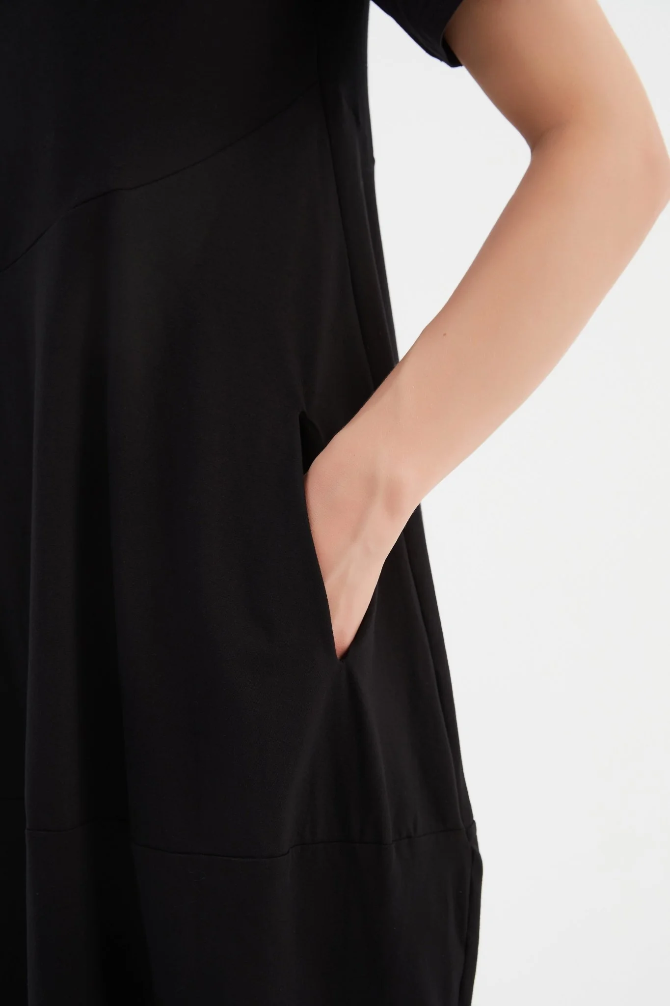 Tirelli Short Sleeve Diagonal Seam Dress Black - Image 12
