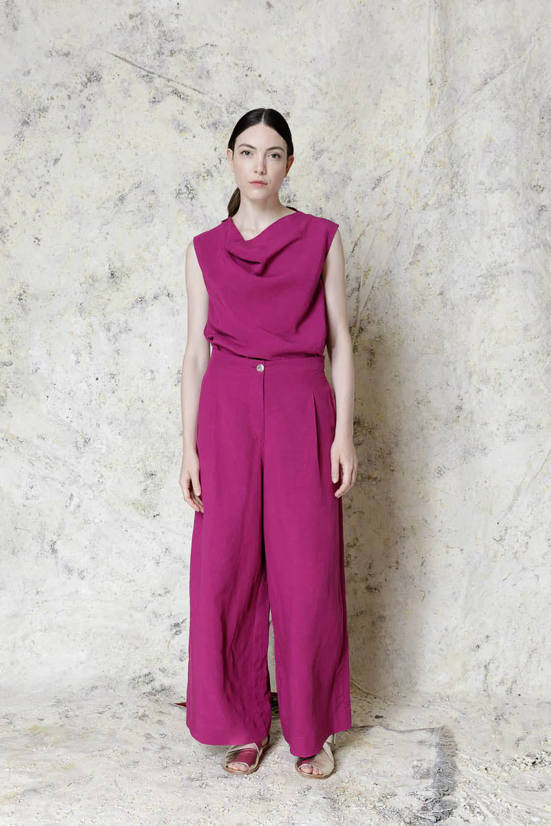 Neirami Cowl Neck Sleeveless Top - Image 3