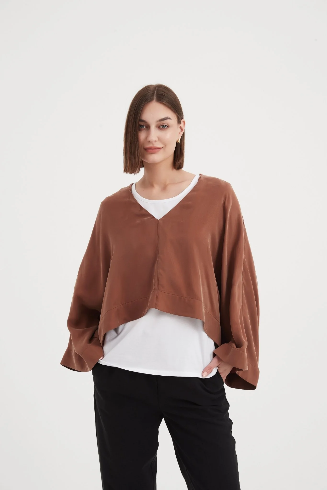 Tirelli V-Neck Oversized Layer Top - Image 10