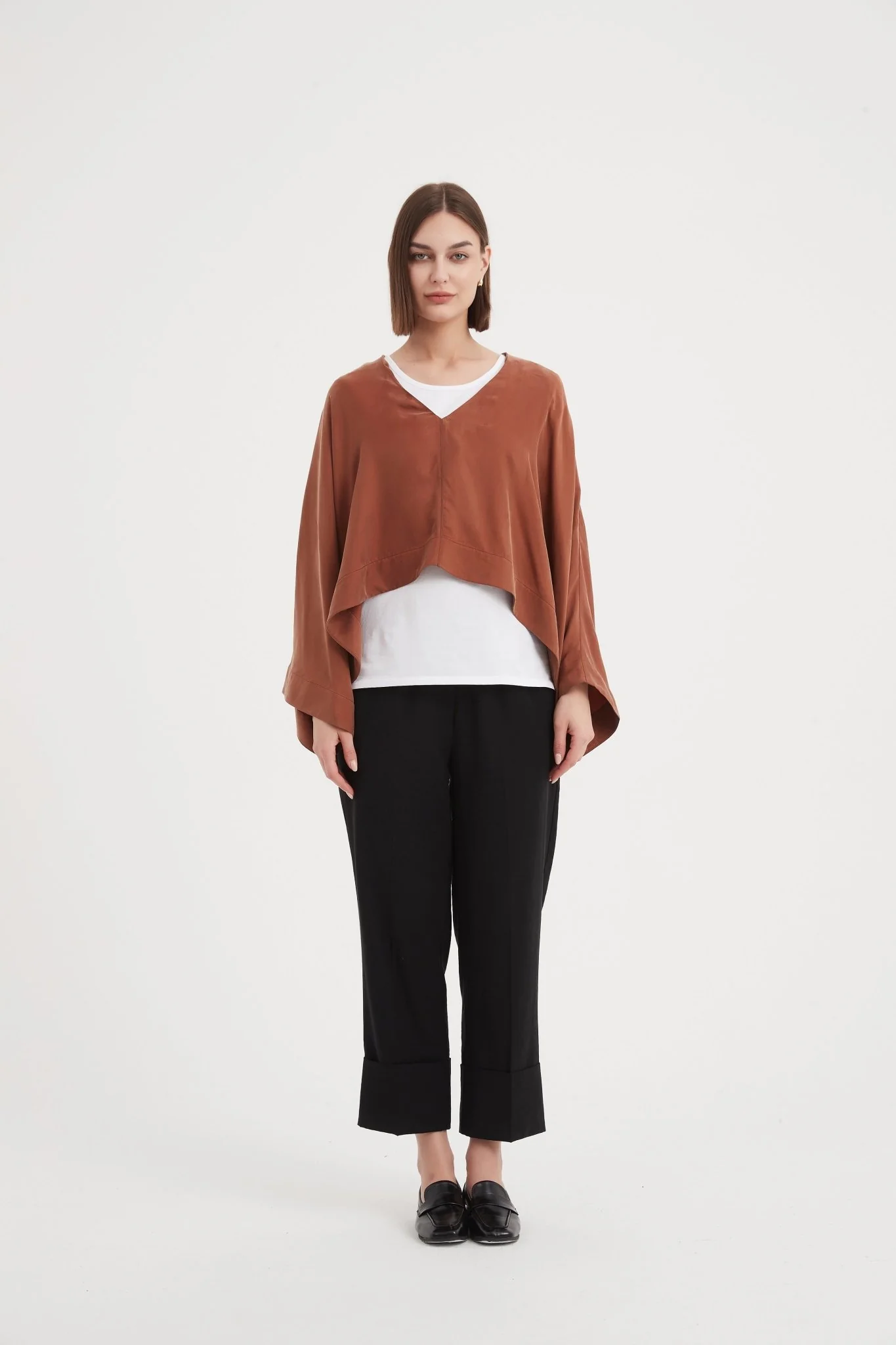 Tirelli V-Neck Oversized Layer Top - Image 14