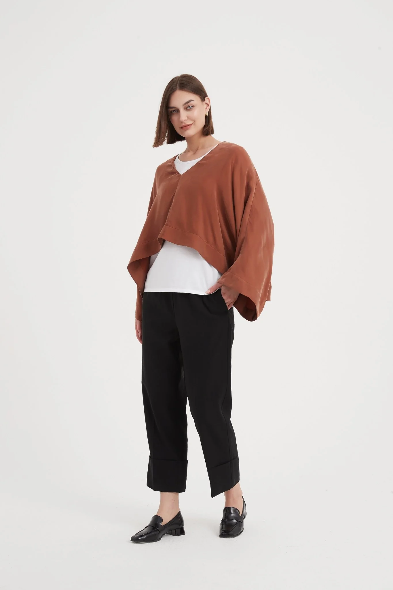 Tirelli V-Neck Oversized Layer Top - Image 15