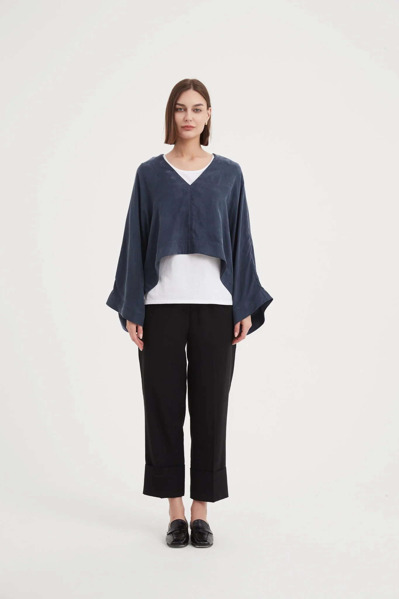 Tirelli V-Neck Oversized Layer Top - Image 16
