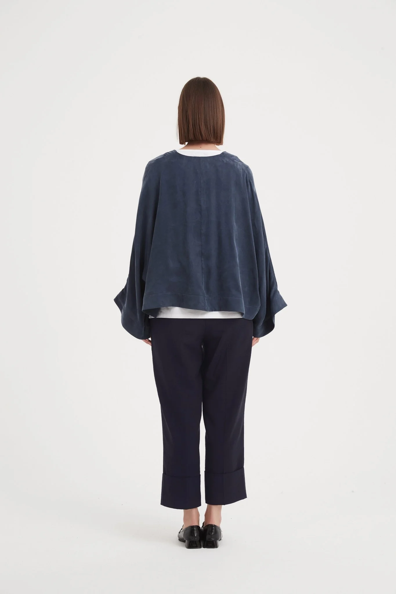 Tirelli V-Neck Oversized Layer Top - Image 19