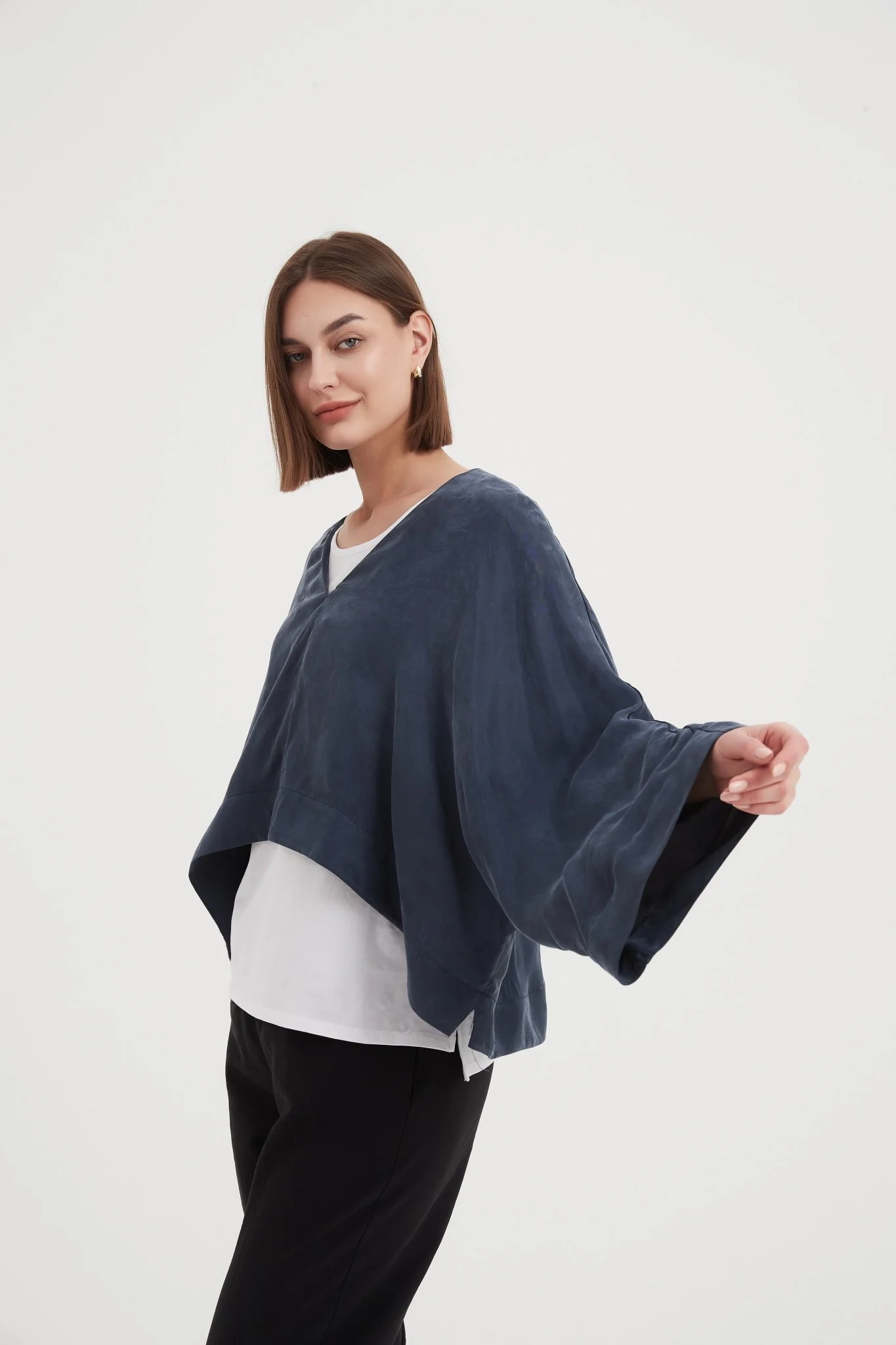 Tirelli V-Neck Oversized Layer Top - Image 20
