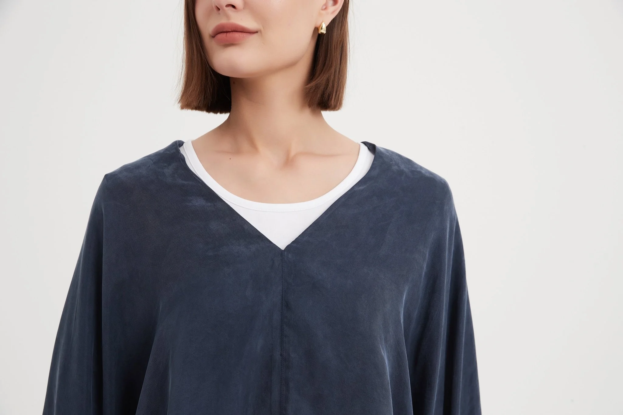 Tirelli V-Neck Oversized Layer Top - Image 23