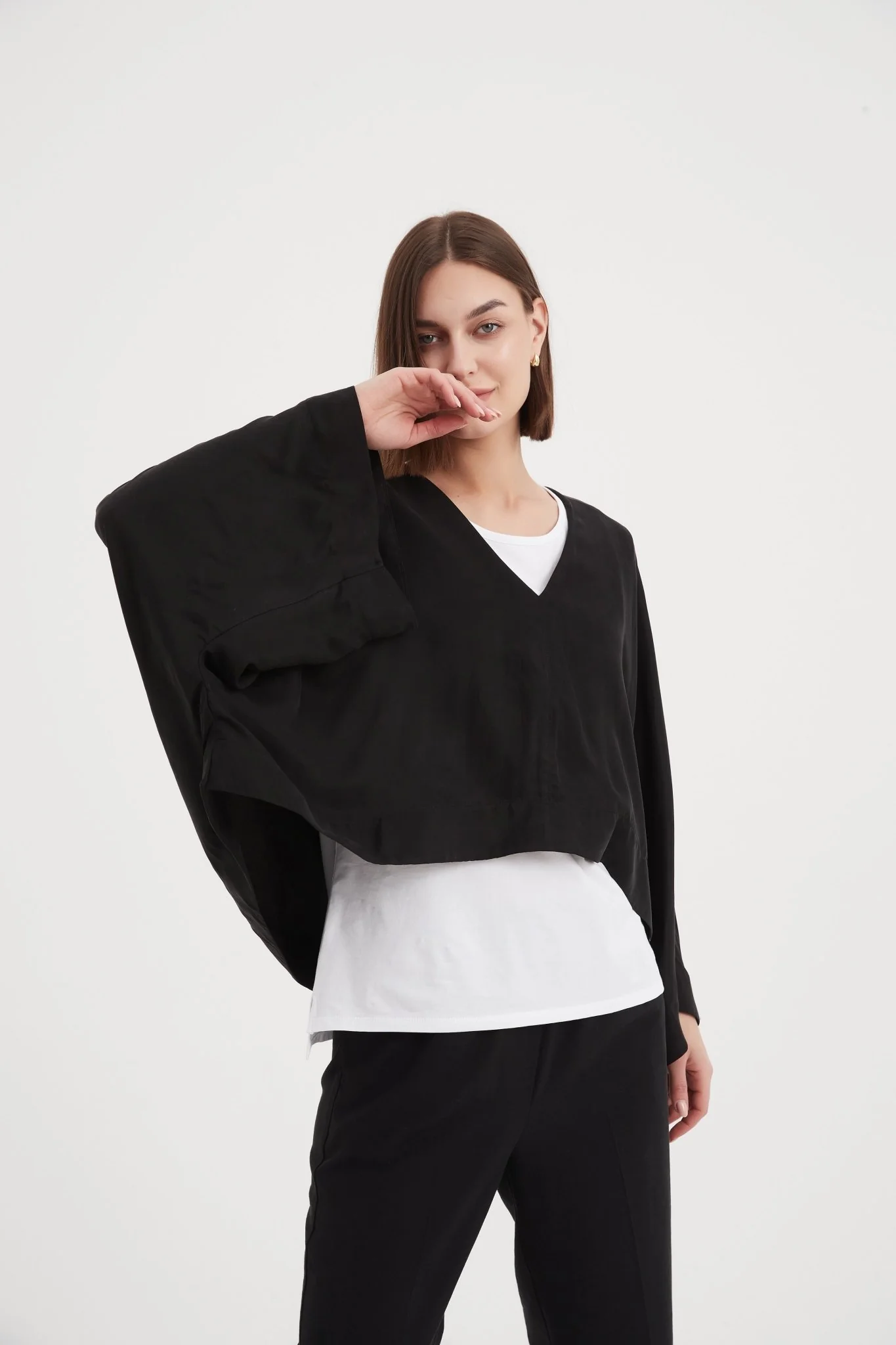 Tirelli V-Neck Oversized Layer Top - Image 4