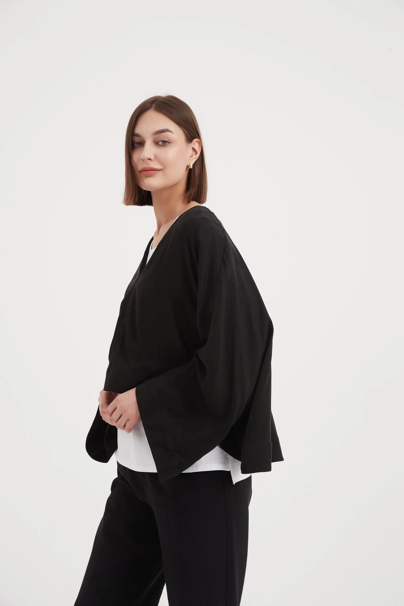 Tirelli V-Neck Oversized Layer Top - Image 5