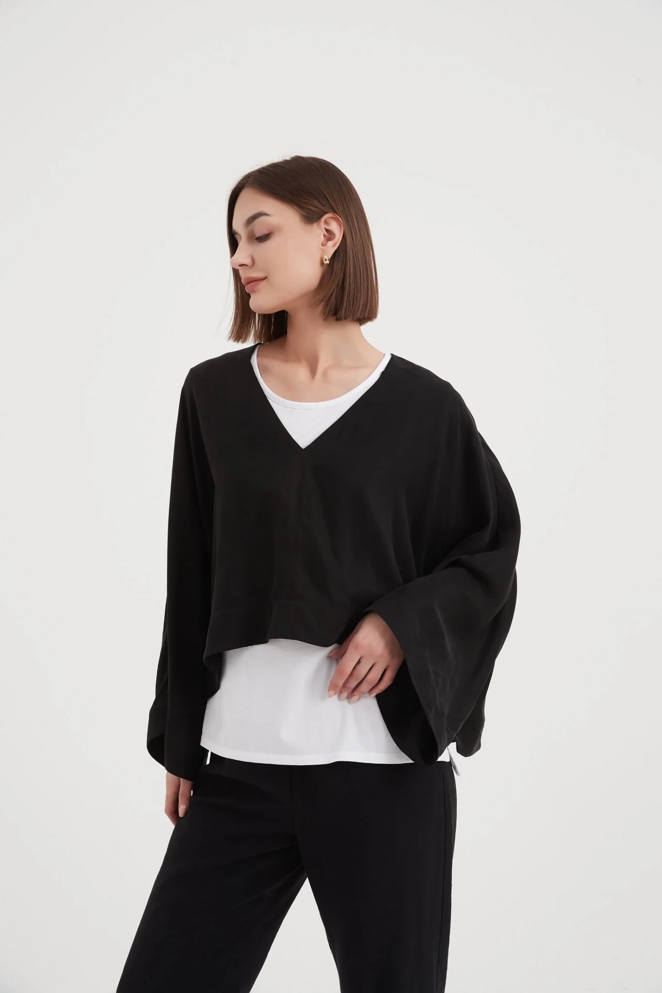 Tirelli V-Neck Oversized Layer Top - Image 6