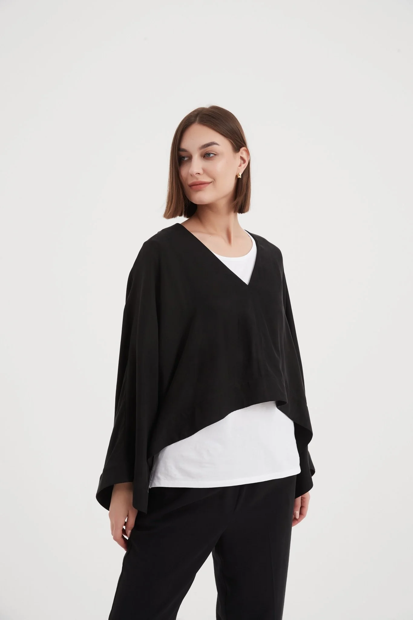 Tirelli V-Neck Oversized Layer Top - Image 7