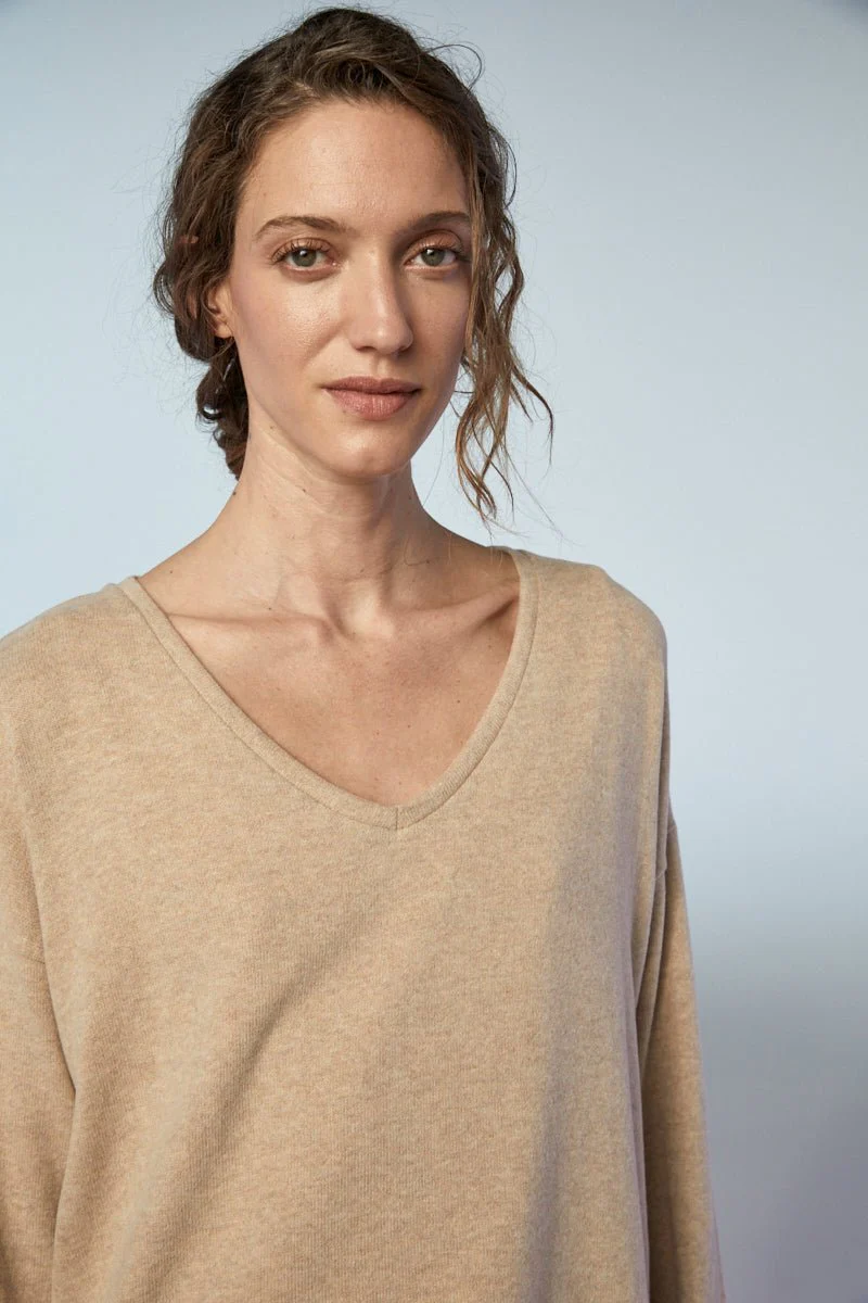 Neirami V-Neck Sweater Sand - Image 4